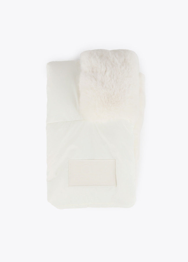 Lola Casademunt Cuello Acolchado Y Pelo Efecto Piel