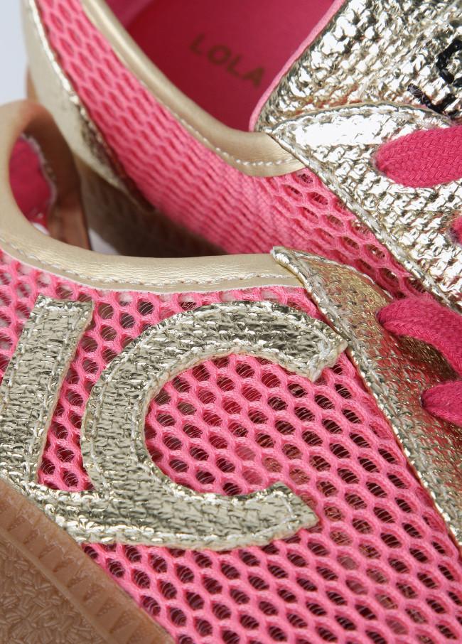 Lola Casademunt Deportiva En Rejilla Y Detalles Metalizados