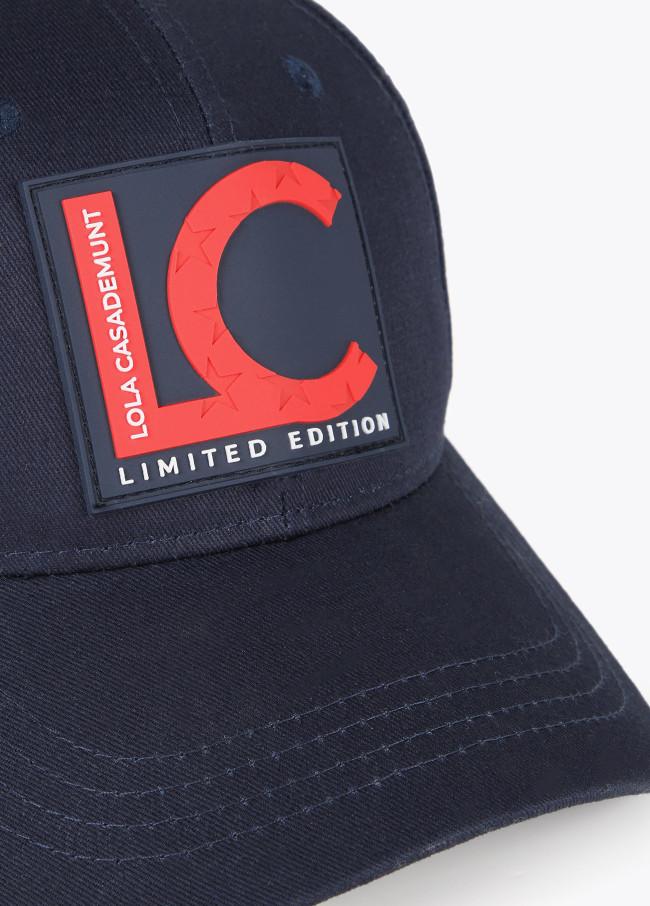 Lola Casademunt Gorra Lola Casademunt Y Amercian Magic