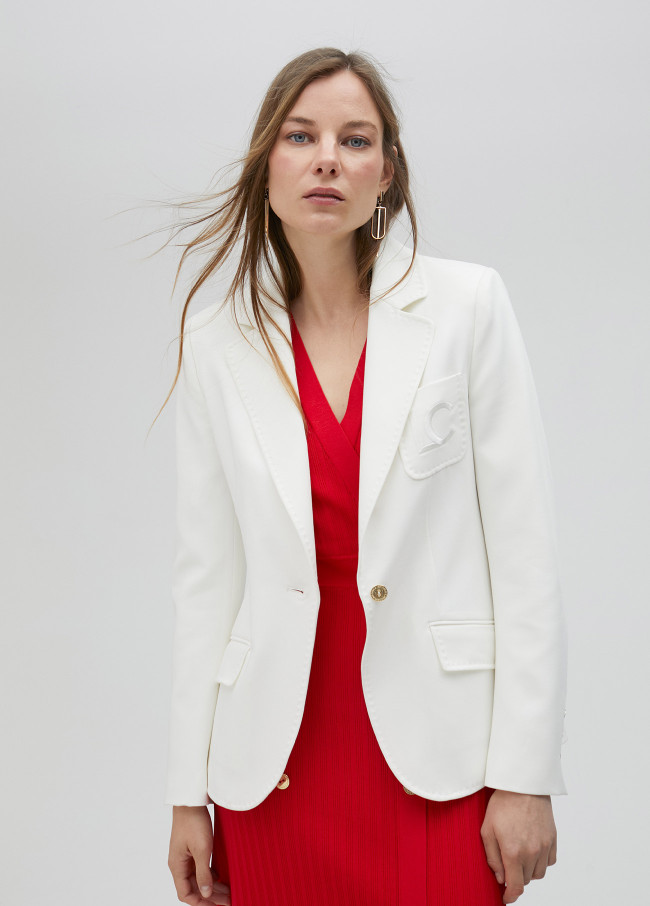 lola casademunt Americana con bordado