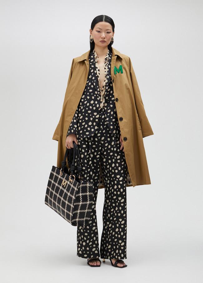 Lola Casademunt Americana De Topos Irregulares