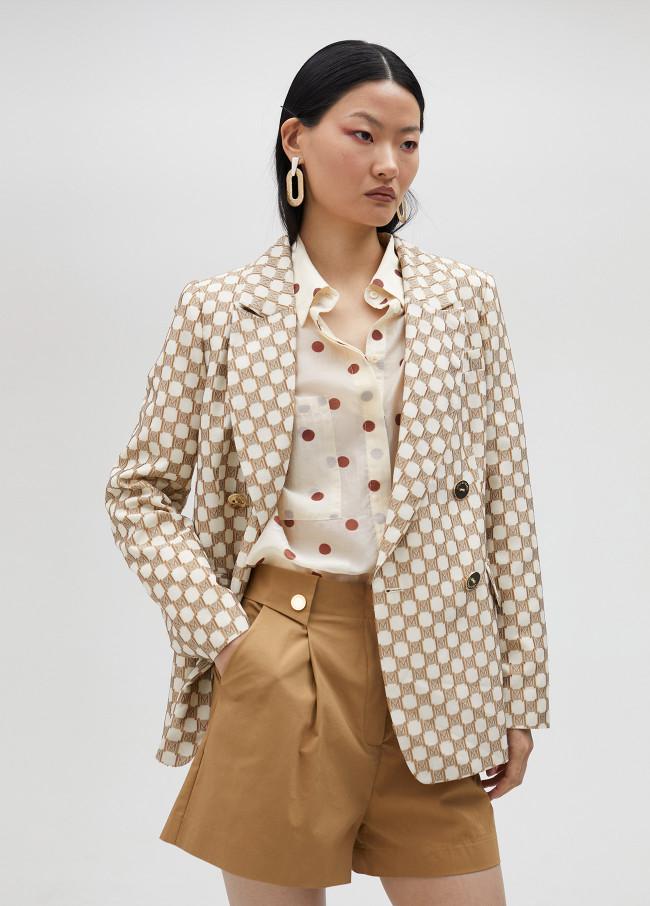 lola casademunt Americana logotipada