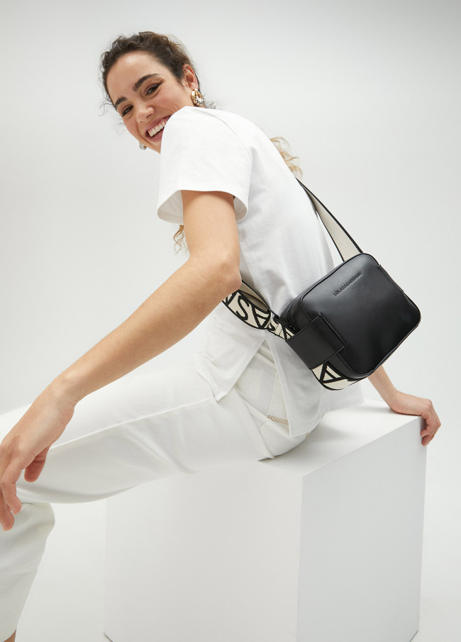 Lola Casademunt Bandolera Con Asas Logotipadas