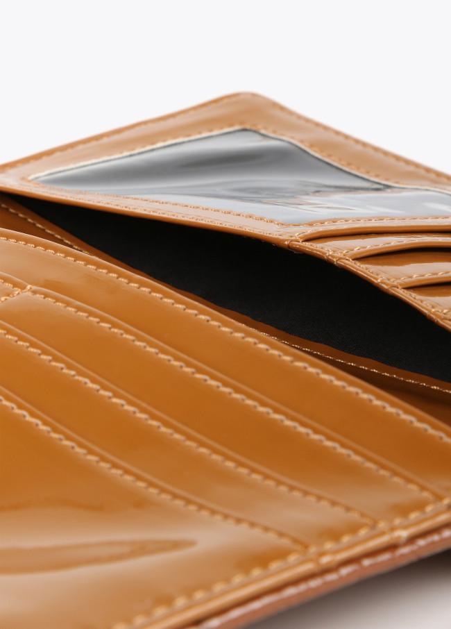 Lola Casademunt Billetero Textura