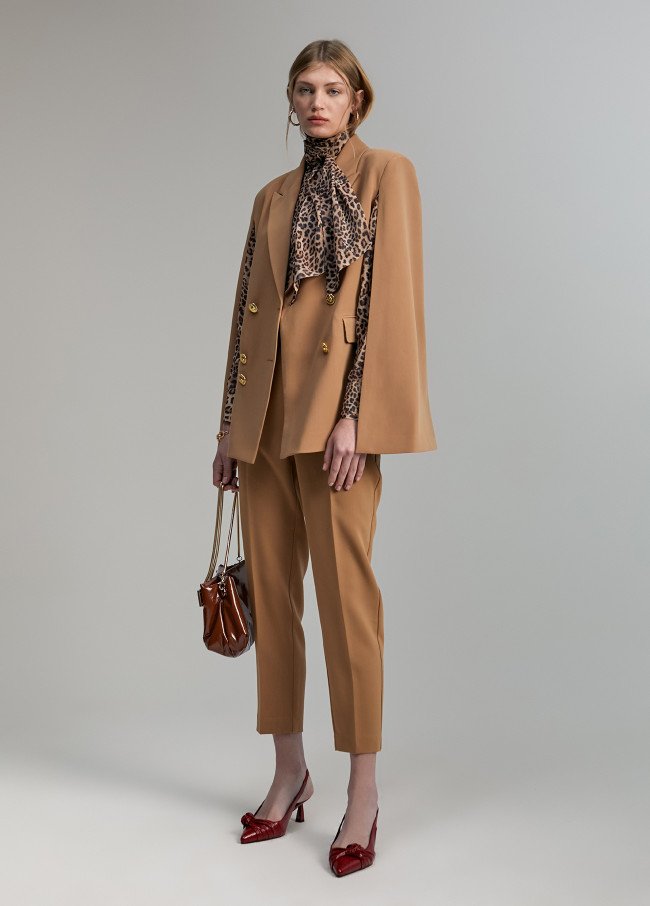 Lola Casademunt Blazer Tipo Capa