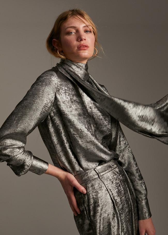 lola casademunt Blusa laminada lazada