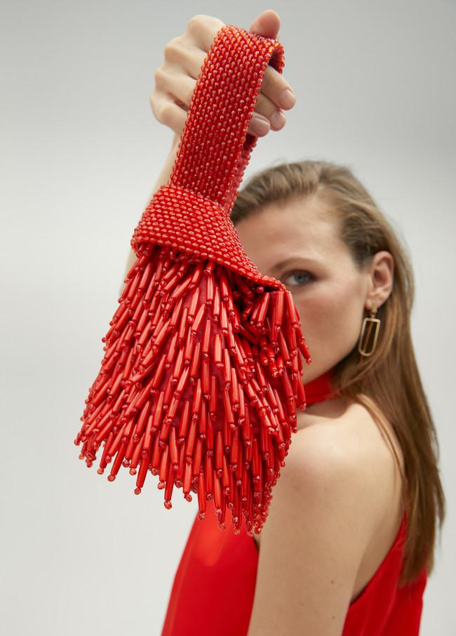 Lola Casademunt Bolsito Pedrería Efecto Coral