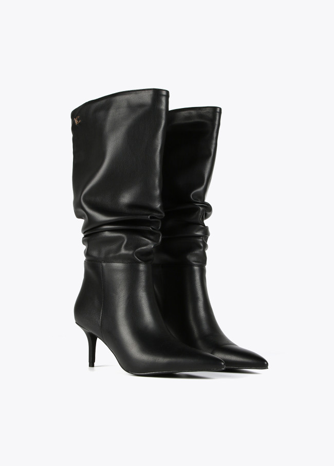 lola casademunt Bota caña fruncida