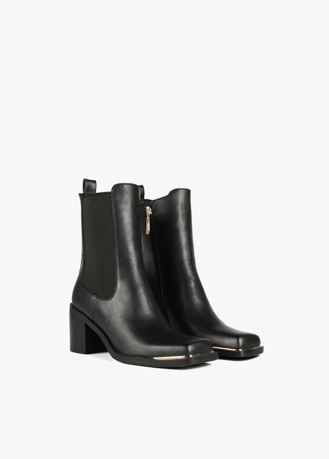 Lola Casademunt Botín Puntera Cuadrada