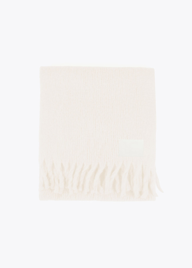 Lola Casademunt Bufanda Con Flecos