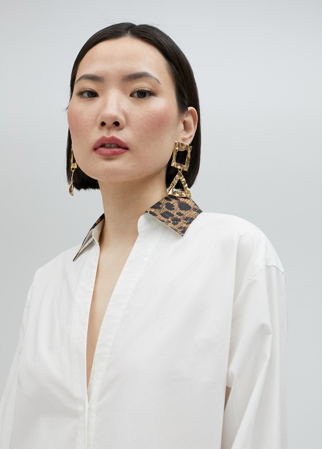 Lola Casademunt Camisa Larga Tigre Parte Trasera