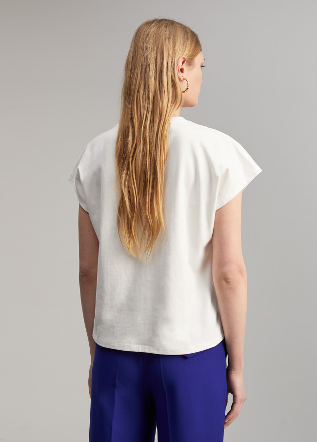 Lola Casademunt Camiseta Detalle Joyas