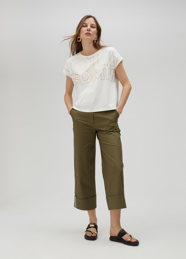 Lola Casademunt Camiseta Letras Logo Doradas