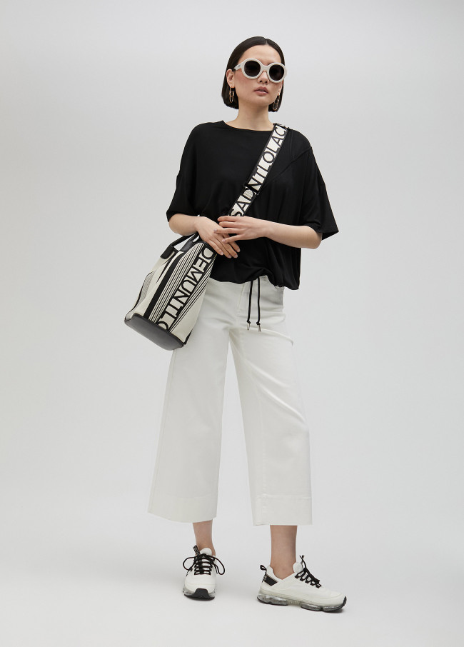 Lola Casademunt Camiseta Nudo Bajo