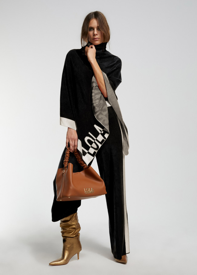 Lola Casademunt Capa De Punto