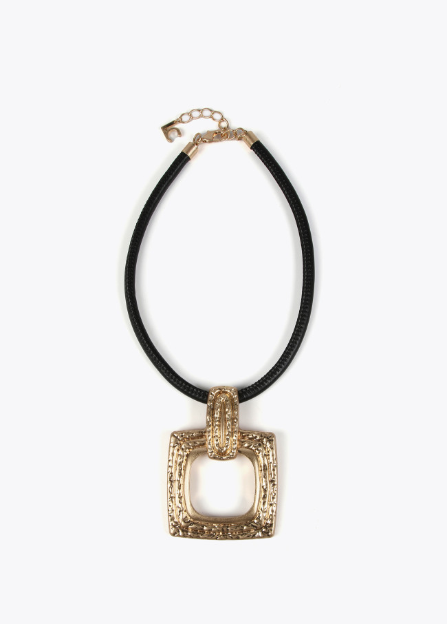 lola casademunt Collar con cuadrado textura