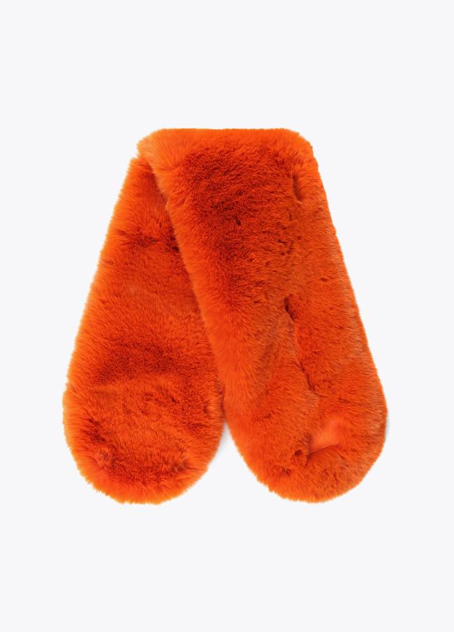 Lola Casademunt Cuello Efecto Pelo