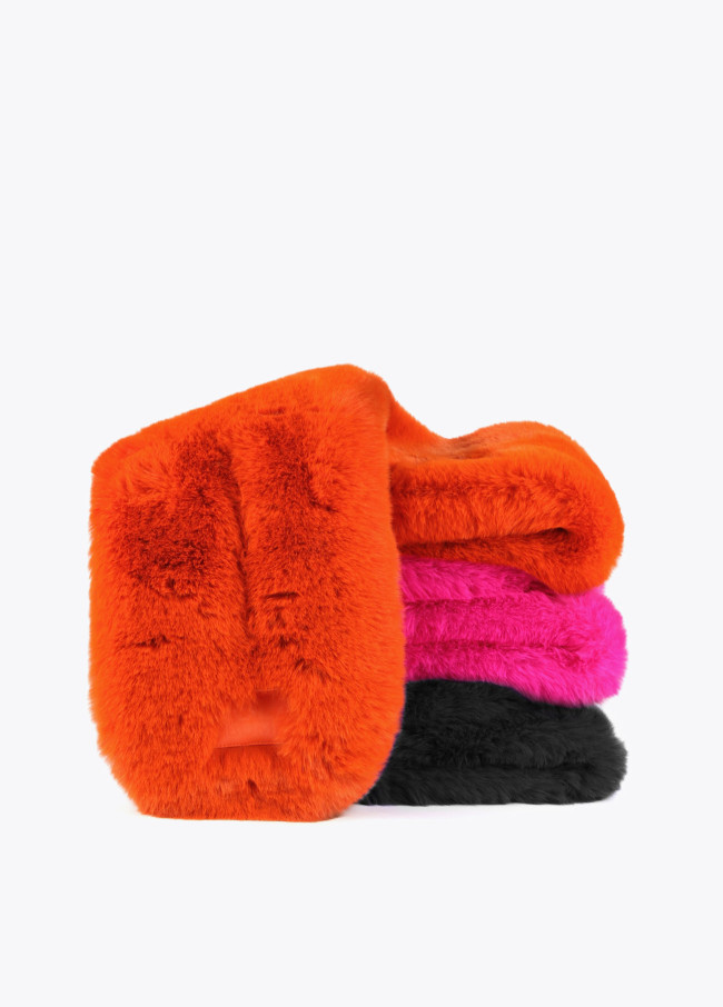 Lola Casademunt Cuello Efecto Pelo