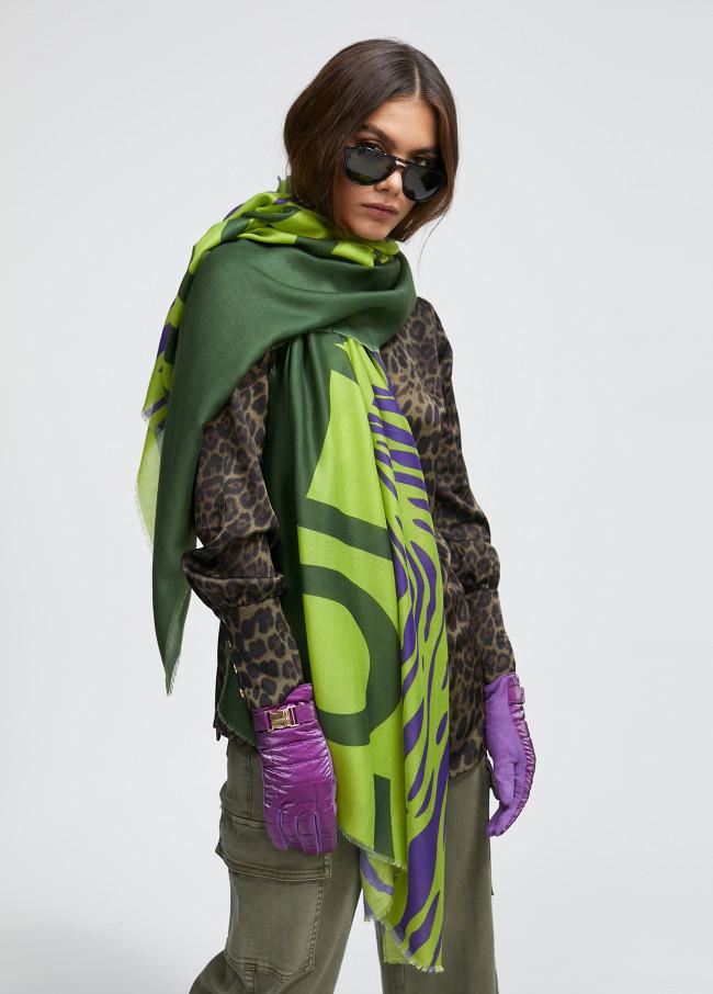 lola casademunt Fular maxi logo y animal