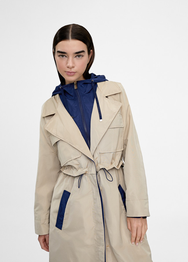 Lola Casademunt Gabardina Con Capucha