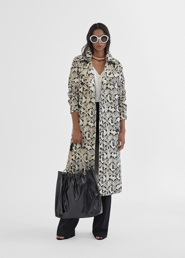 Lola Casademunt Gabardina Efecto Serpiente