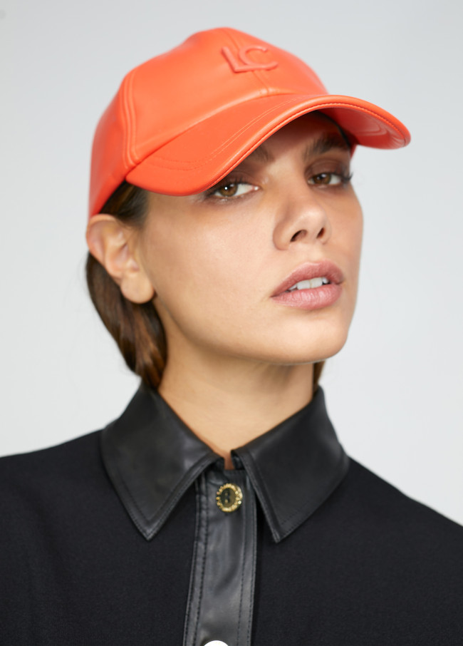 Lola Casademunt Gorra Efecto Piel