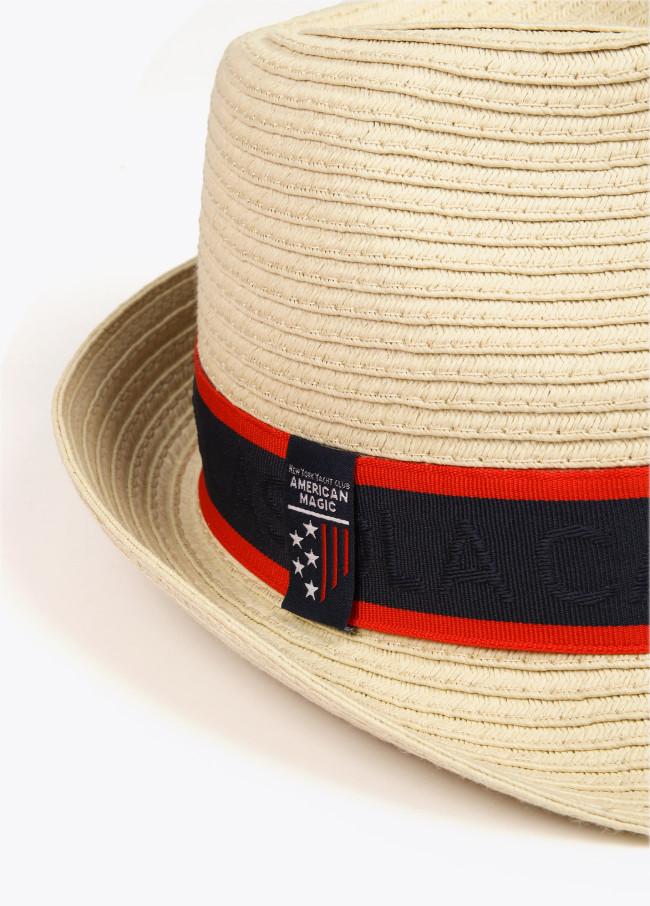 Lola Casademunt Gorro American Magic