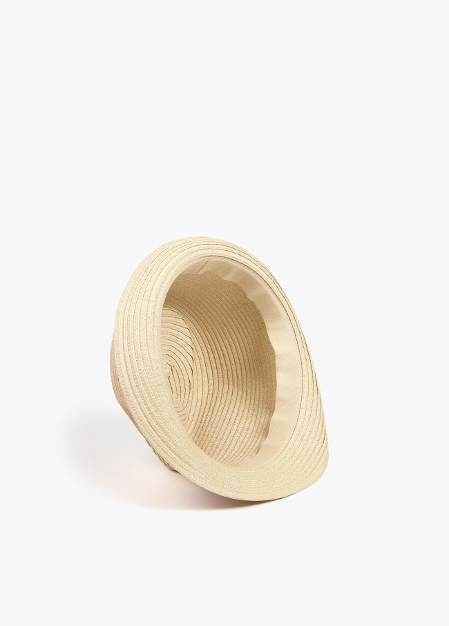 Lola Casademunt Gorro American Magic