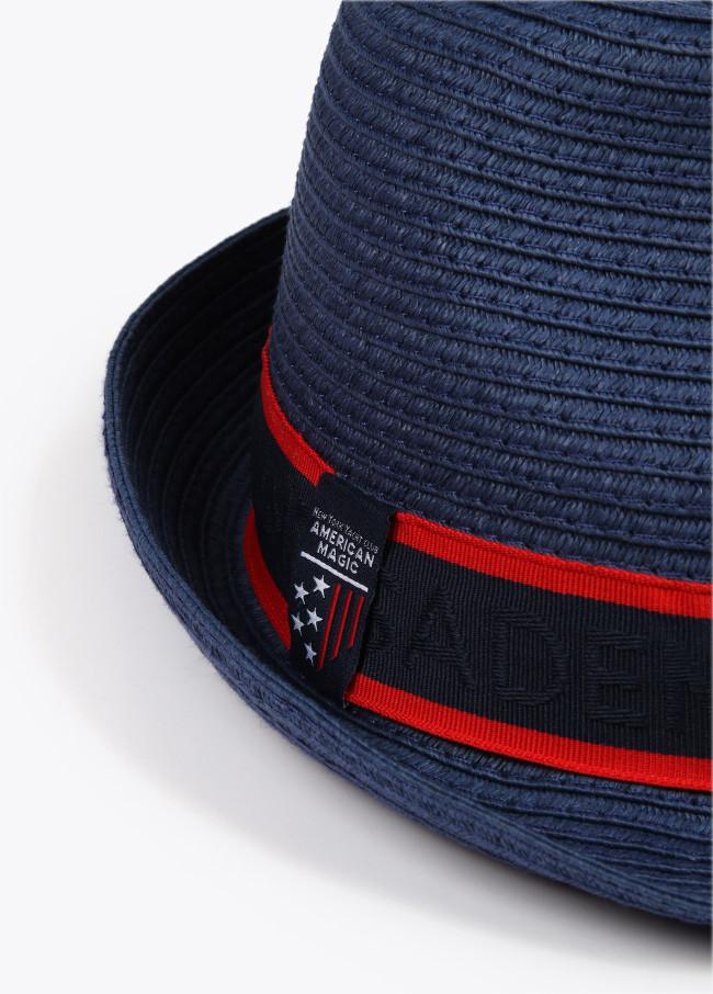 Lola Casademunt Gorro American Magic