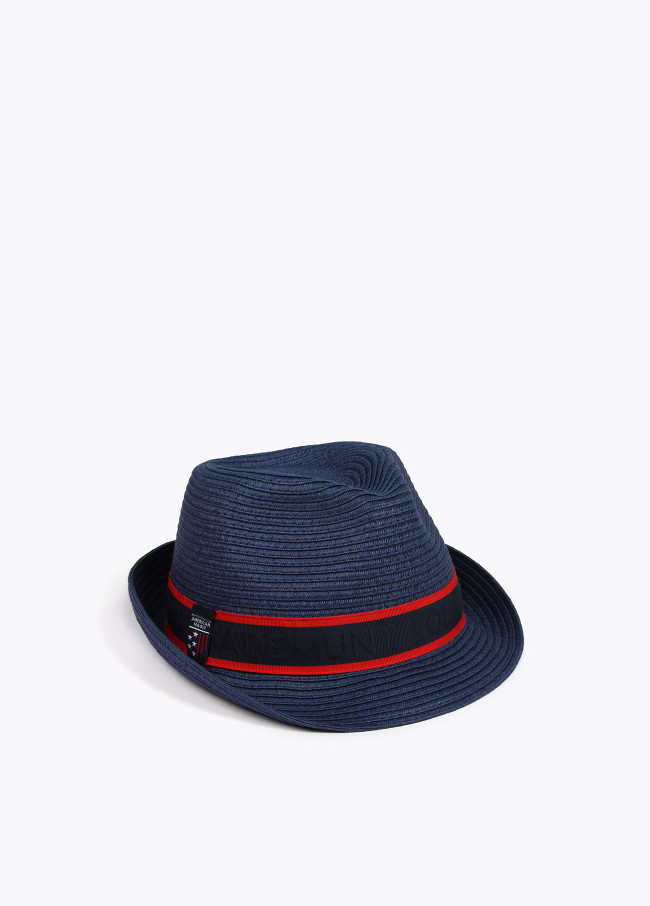 lola casademunt Gorro American Magic