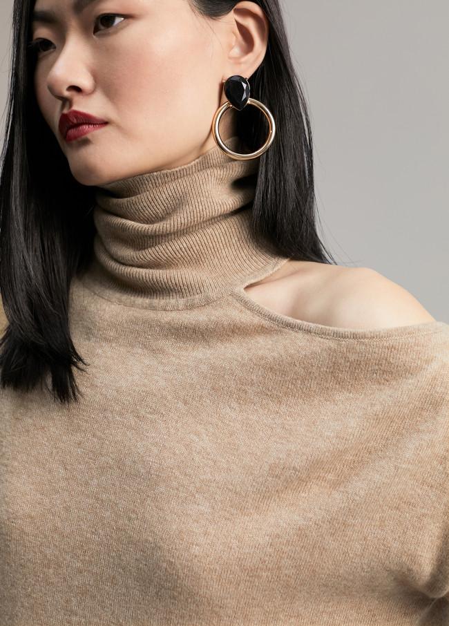 Lola Casademunt Jersey Abertura Hombro