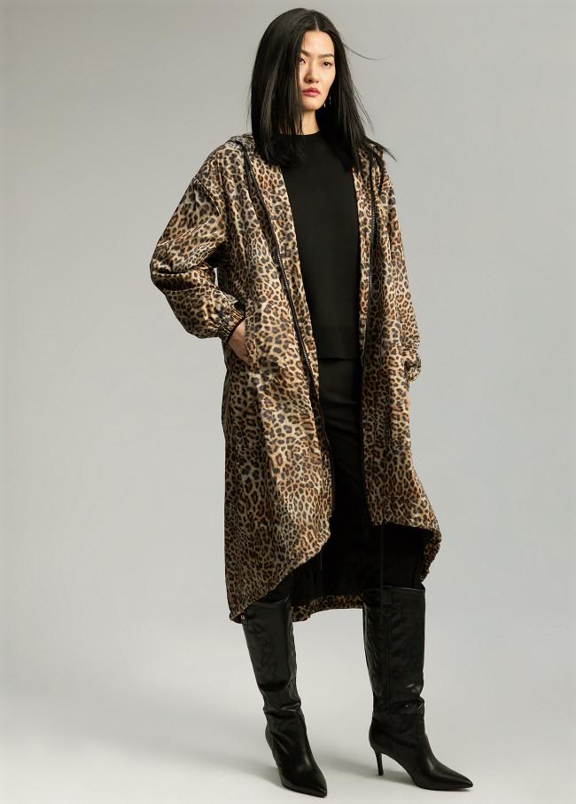 Lola Casademunt Jersey Detalle Botones