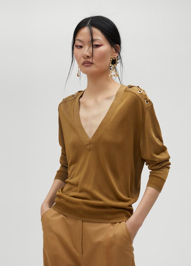 Lola Casademunt Jersey Detalle Hombro