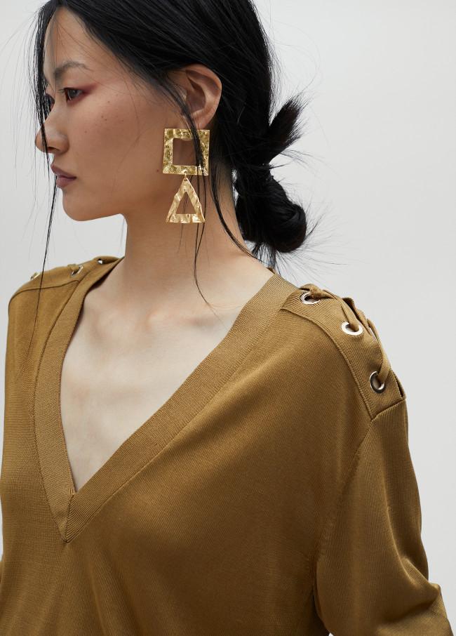 Lola Casademunt Jersey Detalle Hombro