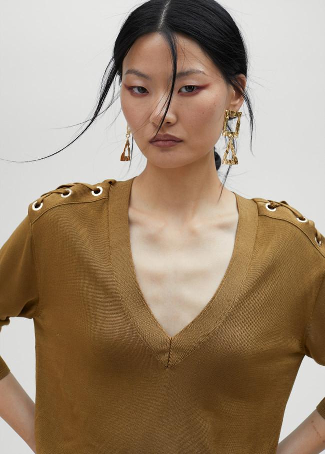 lola casademunt Jersey detalle hombro