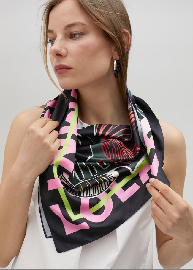 Lola Casademunt Pañuelo Satinado Hojas Frondosas