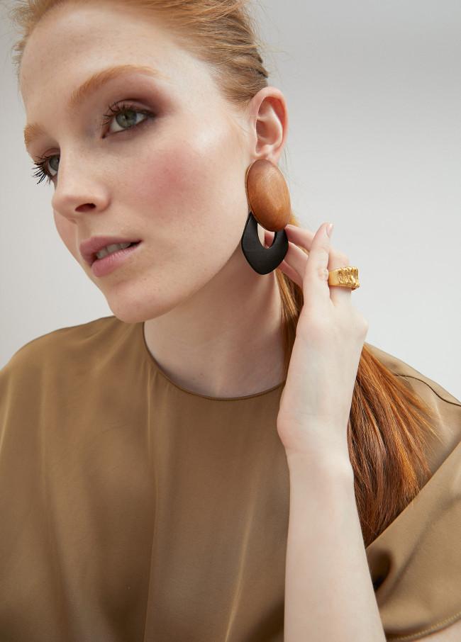 Lola Casademunt Pendientes Madera Bicolor