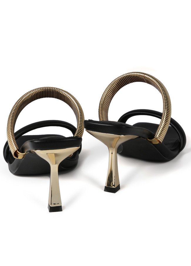 Lola Casademunt Sandalia De Tacón Con Tira Dorada