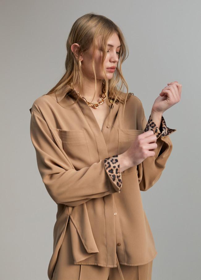 lola casademunt Sobre camisa bolsillos