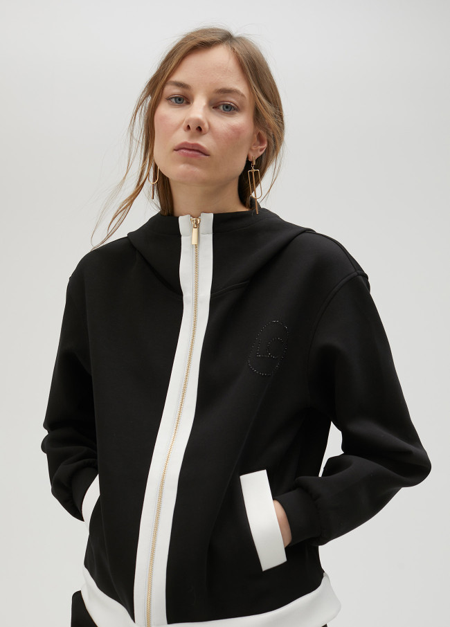 lola casademunt Sudadera bicolor con capucha