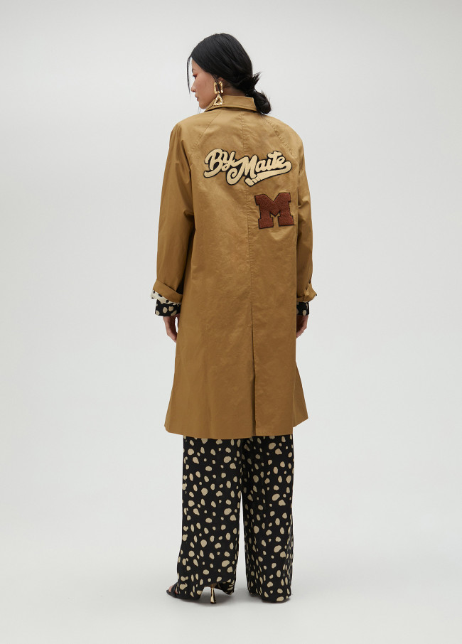 Lola Casademunt Trench Color Beige Detalle Parches