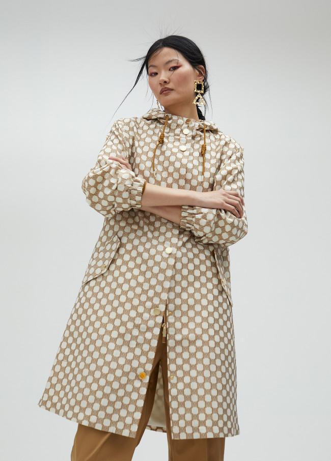 lola casademunt Trench Logotipada