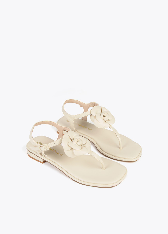 Lola Casademunt Sandalia Con Tira De Dedo Y Detalle De Flor