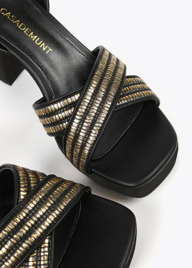 Lola Casademunt Sandalia De Tacón Detalles Metalizados