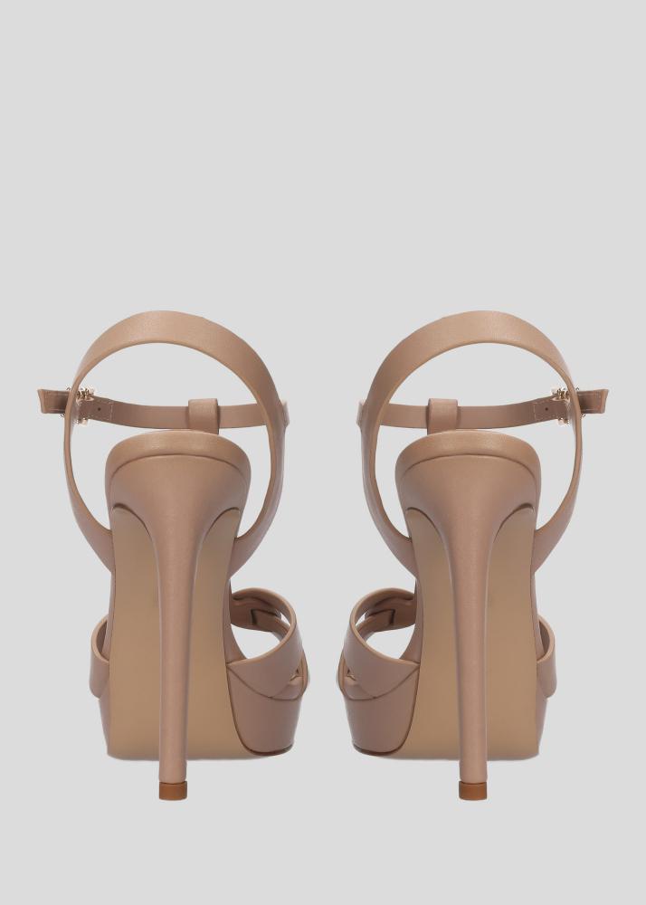 Lola Cruz ARIA PLATFORM 120