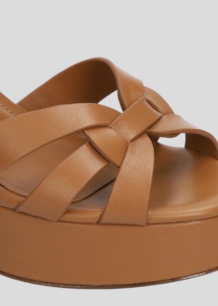 Lola Cruz ARIA PLATFORM 95