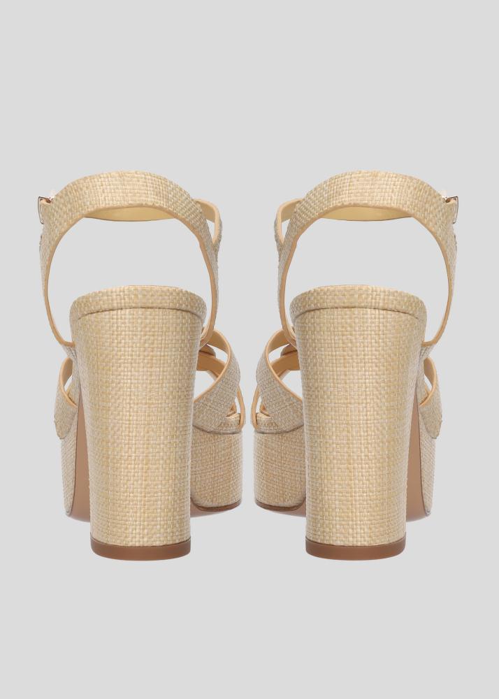 Lola Cruz ARIA PLATFORM 95