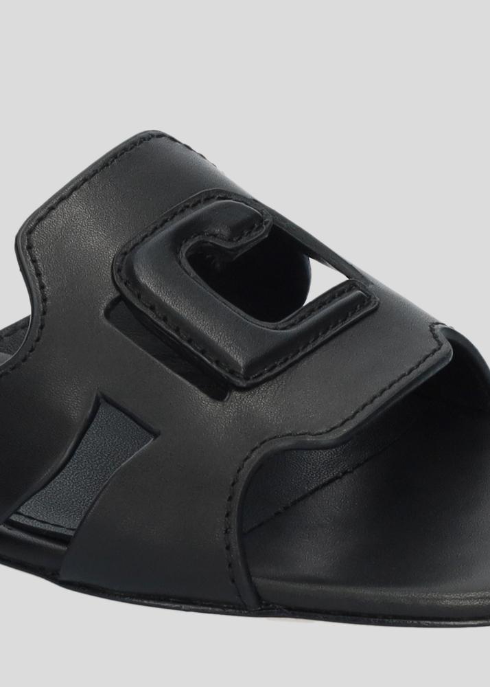 Lola Cruz CUIRINE FLAT