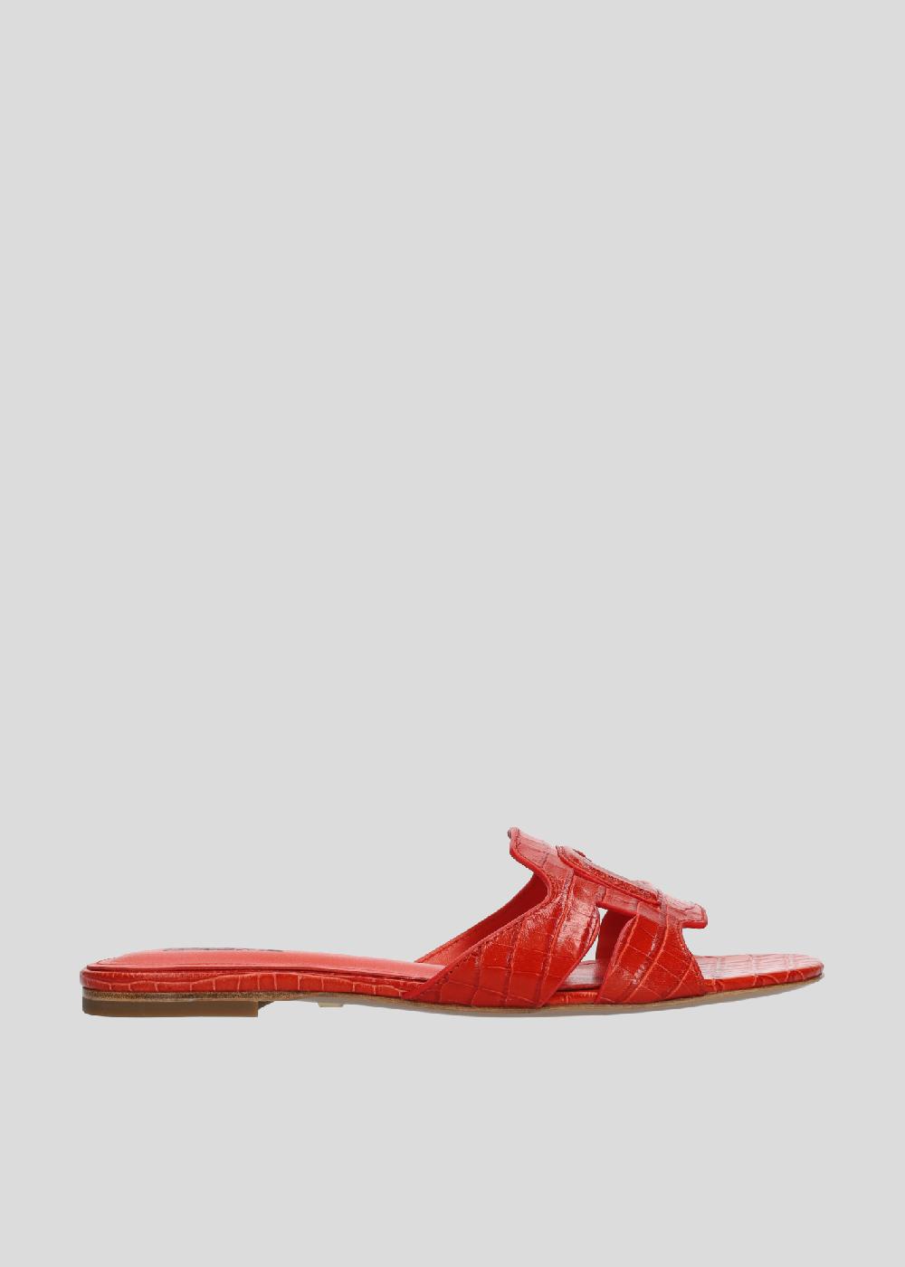 lola cruz CUIRINE FLAT