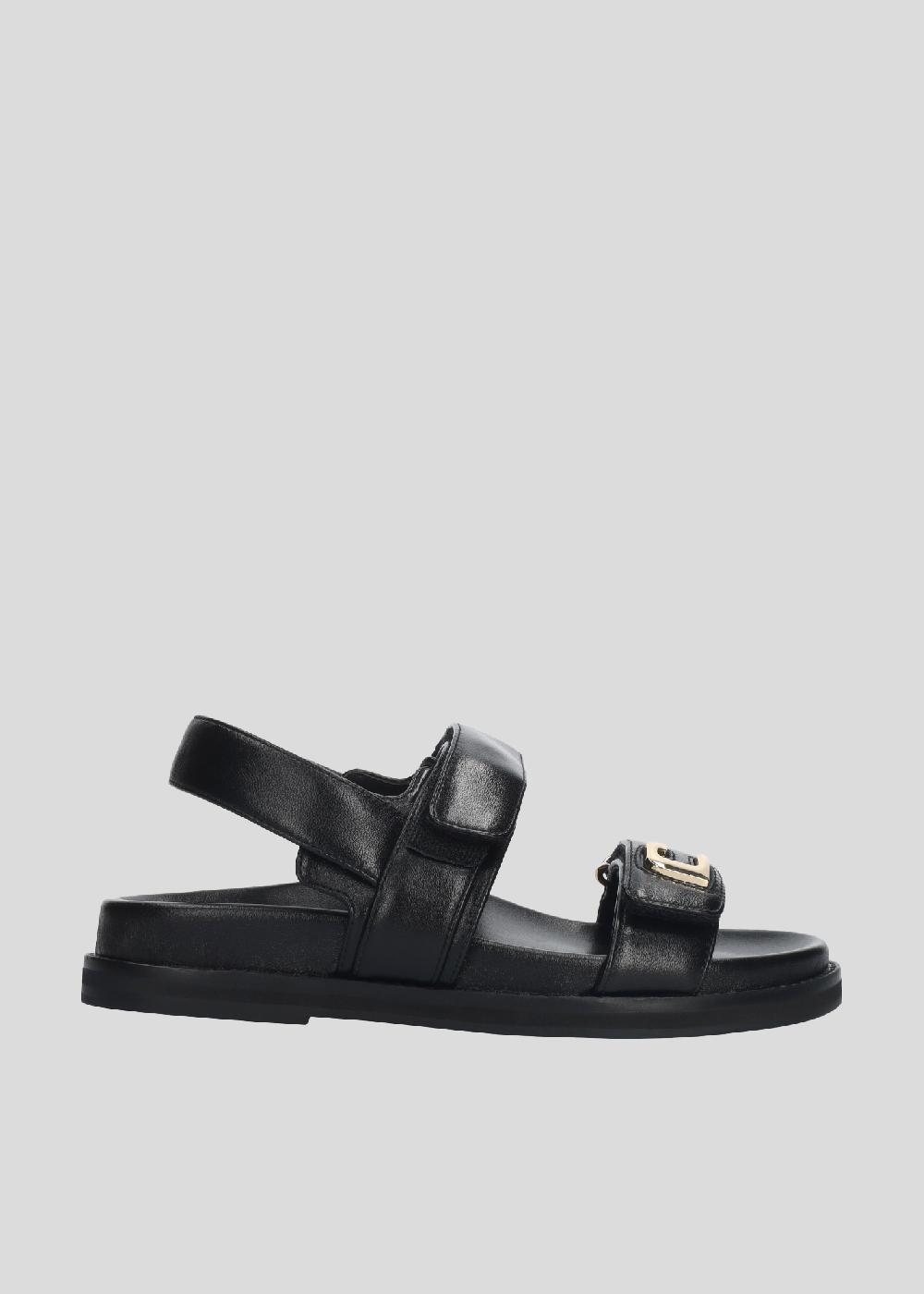 lola cruz LOLA FLATS